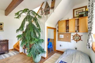Walk to Water Camano Home with Ocean-View Deck - Camano - 5