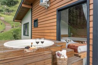 Villas Mornas Cabana Montanha Jacuzzi Beach Tennis - Aguas Mornas - 7
