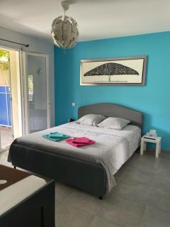 Maison climatisée avec grand jardin, piscine privée et Jacuzzi - Saint-Didier - 4