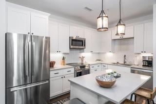 Evergreen on Main - 6