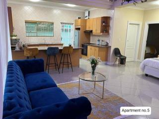 Serena Inn Apartment no5 Self Catering - Cape Town - 6