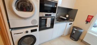 London Luxury 3 bedroom large apartment, aircon, free parking, station 4 mins walk - Ilford - 4