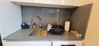 London Luxury 3 bedroom large apartment, aircon, free parking, station 4 mins walk - 1