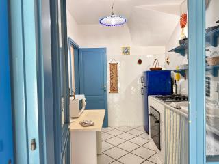 Blue shutters by the beach - Pula - 6