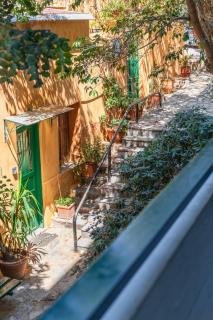 Mets gem with balcony near Acropolis - 4