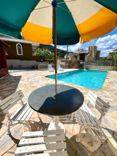 Casa no Centro de Águas de Lindóia com Piscina - Águas de Lindóia - 2