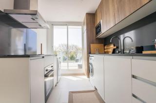 Luxury Beach Townhouse Retreat - Cadice - 2