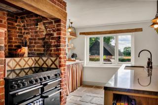 Gorgeous English Farmhouse Holiday Cottage for 9 and a half - Ellingham - 4