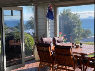 Lang's Beach Luxury Apartment - Langs Beach - 2