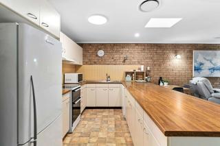 Seabatical on Cypress - Urangan - 4