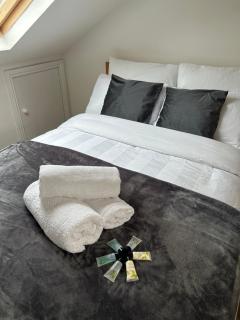 Qties Luxury Home - 1