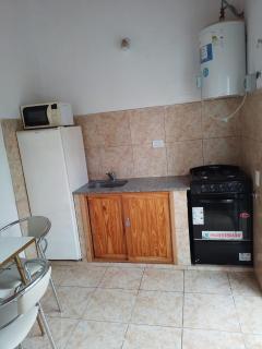 Alquiler temporario de casa amplia para 6 personas en San Clemente del Tuyú CONSULTAS AL MAIL lucasguarra arroba h o t m a i l punto com - San Clemente del Tuyú - 4