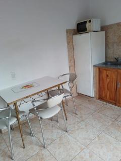 Alquiler temporario de casa amplia para 6 personas en San Clemente del Tuyú CONSULTAS AL MAIL lucasguarra arroba h o t m a i l punto com - San Clemente del Tuyú - 2