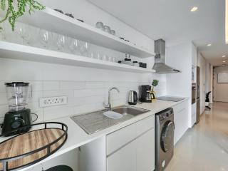 Elegant minimalist apartment in vibrant Woodstock - Cidade Do Cabo - 7
