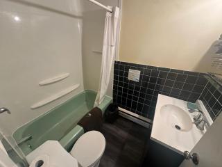 Pine Ridge Motel - 8