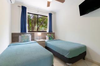 Two Palms Ground Floor Unit Across From Beach - Coco - 7