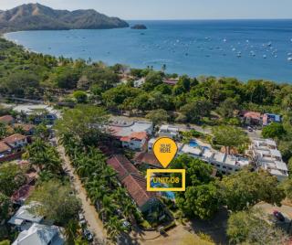 Emerald Haven Second Floor Studio Mins from Beach - 8