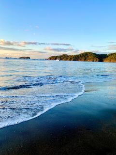 Emerald Haven Second Floor Studio Mins from Beach - 1