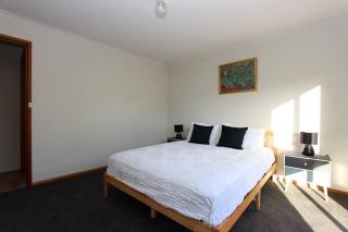 Home and Away at Coles Beach - Devonport - 7