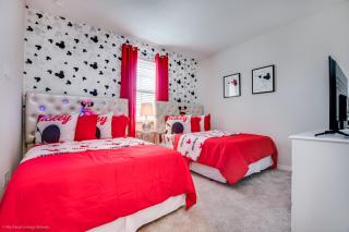 Last Minute Disney Getaway! Private Pool, Hot Tub & Games Room. Book Now! #18304 - Kissimmee - 9