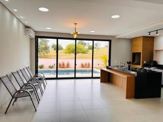 Casa de alto padrão Familys House - 1