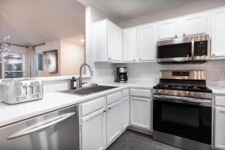 Cozy, Round Rock Retreat, Modern, Sleeps 10 - Round Rock - 2