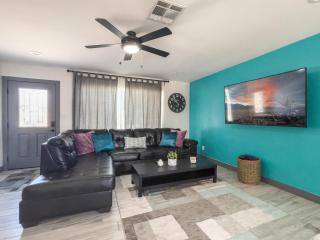 Old Town Oasis, Pool, Hot Tub & Prime Location! - Scottsdale - 3