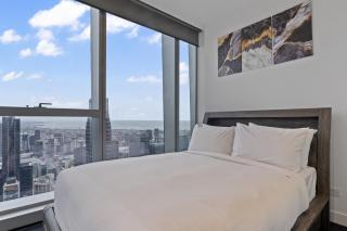 Chic 2-Bed Melbourne CBD Flat with Pool & Sauna - Melbourne - 1