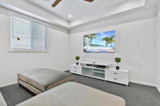 Ocean Escape - Majestic, Luxurious Canal Home - Bongaree - 1