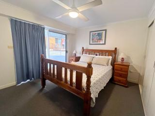 Ocean Shores Apartment 13 - South West Rocks - 4