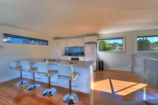 Deja Blu 1 - stunning location! - Coles Bay - 9
