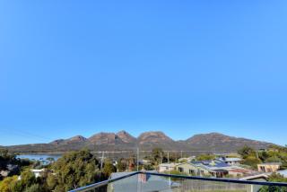 Deja Blu 1 - stunning location! - Coles Bay - 1