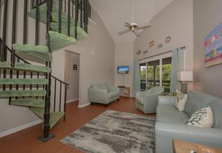 Beautiful and Quiet 2 Bedroom Condo - SV267 - Edgewater - 0