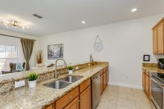 Last Minute Disney Getaway! Private Pool, Hot Tub & Games Room. Book Now! #29022 - Kissimmee - 1