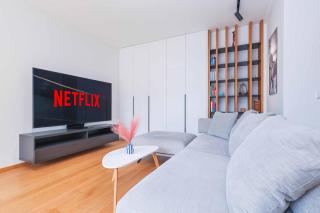 Downtown Luxe Retreat- Konventná - Bratislava - 9