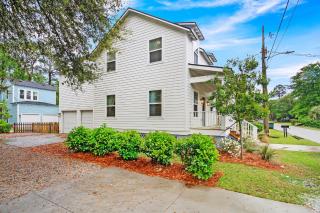 Near Park Circle, Downtown, And Beaches - 1