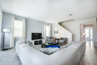 Last Minute Disney Getaway! Private Pool, Hot Tub & Games Room. Book Now! #18304 - Kissimmee - 4