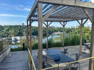 Newly built bright apartment, close to everything If you want to visit Stockholm, you will find the perfect accommodation here! Ferry line 80 makes it very convenient and easy to get to the city center - Nacka - 8
