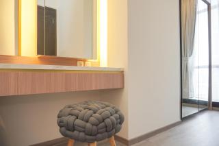 Comfort and Elegant 2BR Sudirman Suites Apartment By Travelio - Jakarta - 1