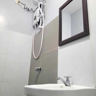 Borj Hotel - Naga - 4