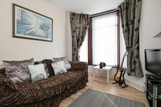 Comfy Home King Size Bed close to Asda & Sefton Park, Very Fast WIFI! - 0