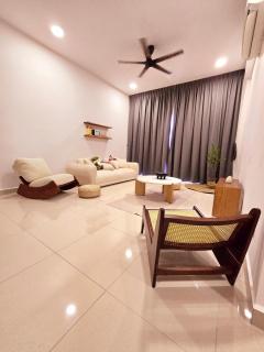 Forest Holiday Damasara Seresta 6 pax- 2carpark - Kuala Lumpur - 6