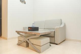 Gorgeous and Comfortable 1BR Sudirman Suites Apartment By Travelio - Jakarta - 6