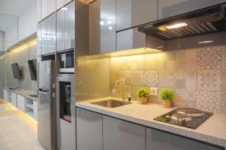 Gorgeous and Comfortable 1BR Sudirman Suites Apartment By Travelio - Jakarta - 1