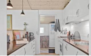 Cozy Cottage In Scenic Surroundings - Melby - 7