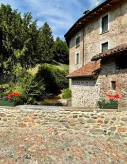 Nella corte dell'Oste - Brinzio - 1
