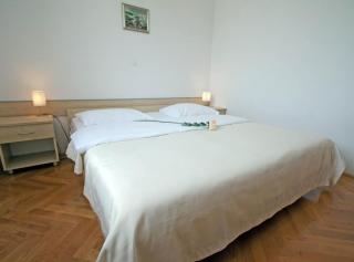 Beachfront Apartments Tamarix - 4