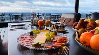 LES 7 MEUSES - Restaurant & Hébergements HÔTELIERS - INSOLITES - WELLNESS - GÎTES - 8