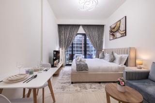 Chic Studio With Larger Terrace - Dubai - 9