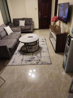 Kilimani superb one and half bedroom near YAYA CENTRE with NETFLIX - 0